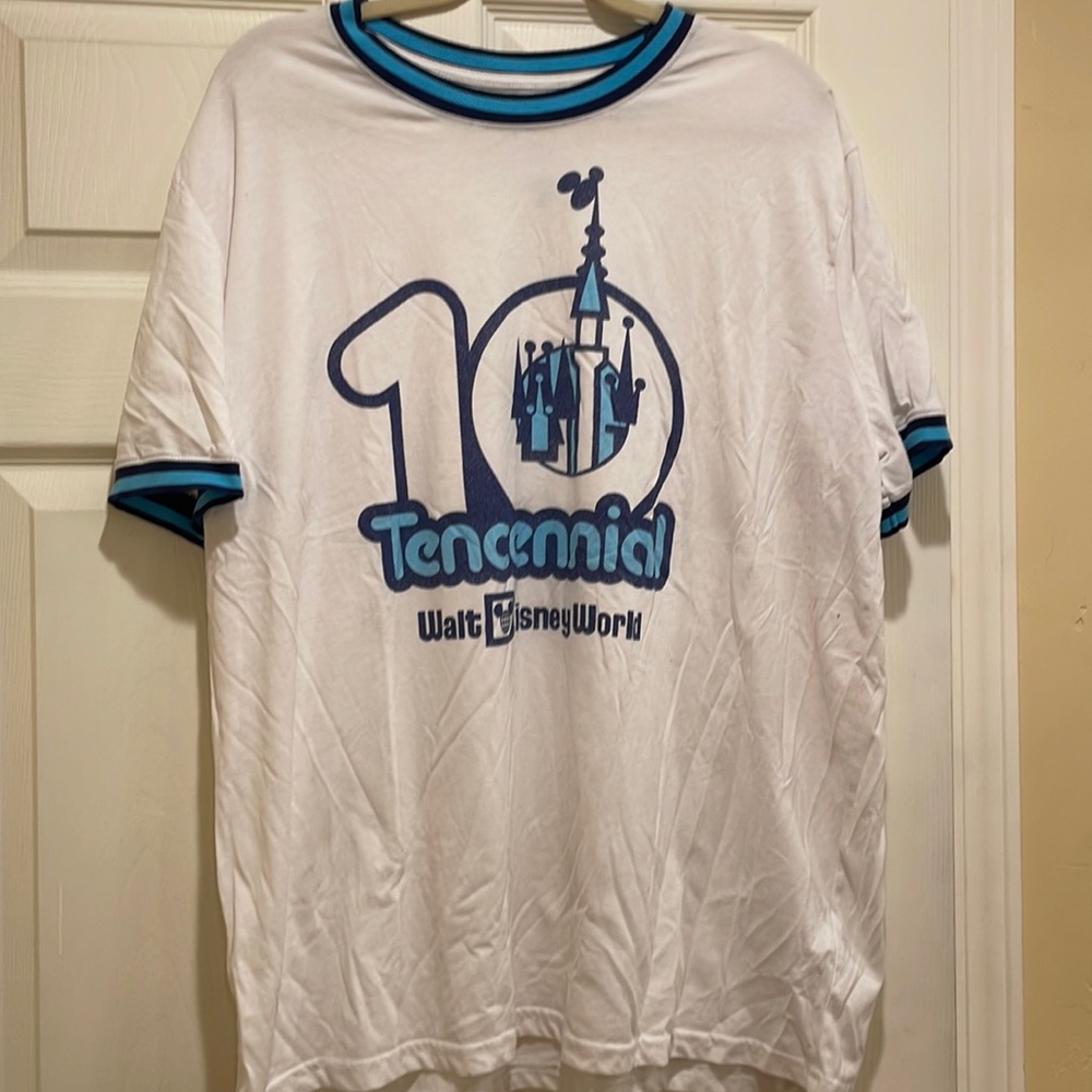 Never worn excellent condition white T shirt Disney